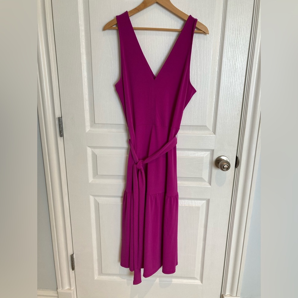 Women’s medium Banana Republic, magenta, tiered, sleeveless, V-neck dress.